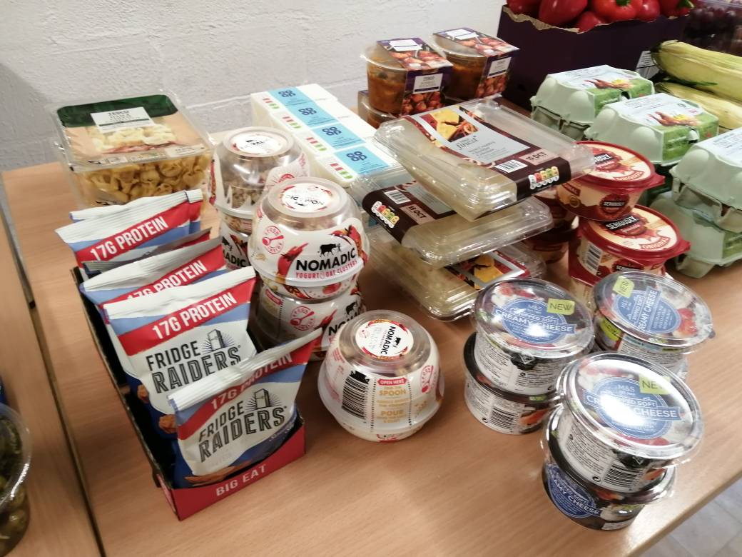 CastlelandVenue's tweet image. Plenty of discount items today in our #hiddenkitchen shop. All this alongside our usual #free fareshare cakes, breads and veg. Everyone is welcome 14:00 until 15:30 whislt stock lasts. #foodwaste