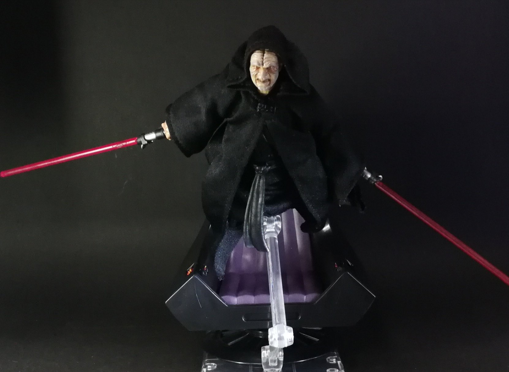 スターウォーズ　ブラックシリーズ　パルパティーン　シディアス　皇帝 Amazon.co.jp: スターウォーズ ブラックシリーズ 皇帝