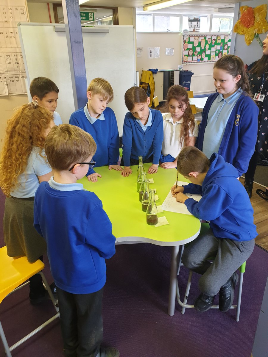 marys_rc's tweet image. Year 4 exploring pitch #creatingsounds #makingpredictions