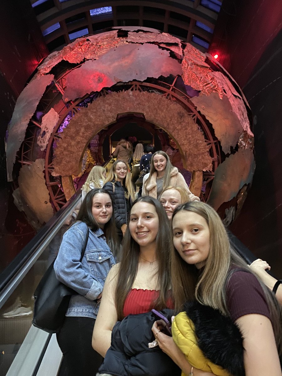 LLOBScience's tweet image. Journey to the centre of the Earth #llobLon19