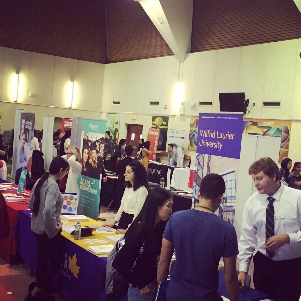 TLKGuidance's tweet photo. Post Secondary research is what this morning is about! Thanks to the Post Secondary reps for coming to help our @TLKLife students! @principaltlkss @PeelSchools https://t.co/cZ5ieAXmiK