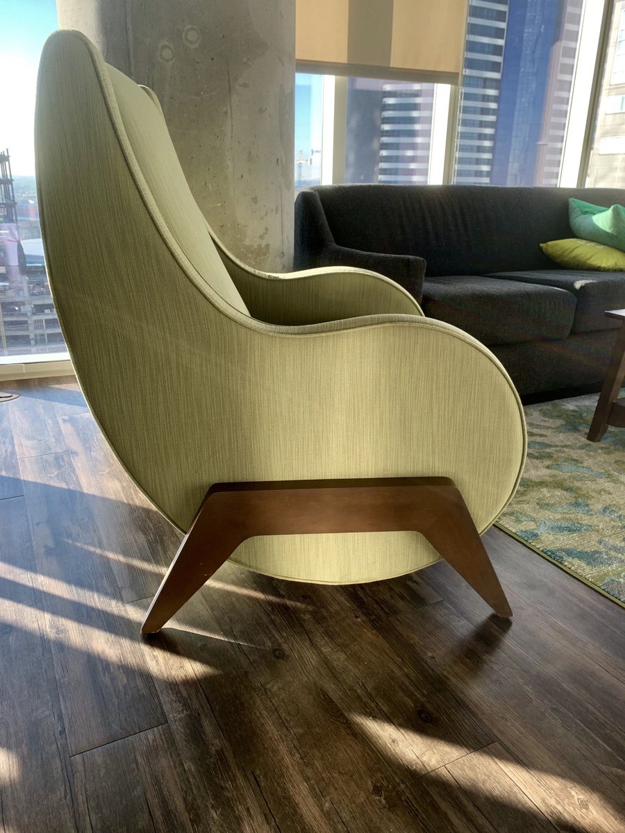 iReadWriteSail's tweet photo. We’re leaving Nashville to head to our next destination and I just noticed this chair is shaped like an apostrophe. 🤗 The novelist in me approves! #StayAlfred #Nashville https://t.co/MavHQB5oRN