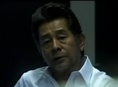 Oh Sh 船越英一郎が首をへし折って殺害するシーン衝撃的だったけど 相棒は過去にも古谷一行演じる赤いカナリアの本多篤人が同じやり方で殺人を行ったのよね 相棒 Oh Sh 船越英一郎が首をへし折って殺害するシーン衝撃的だったけど 相棒は過去にも古谷一行演じる赤いカナリアの本多篤人が同じやり方で殺人を行ったのよね 相棒