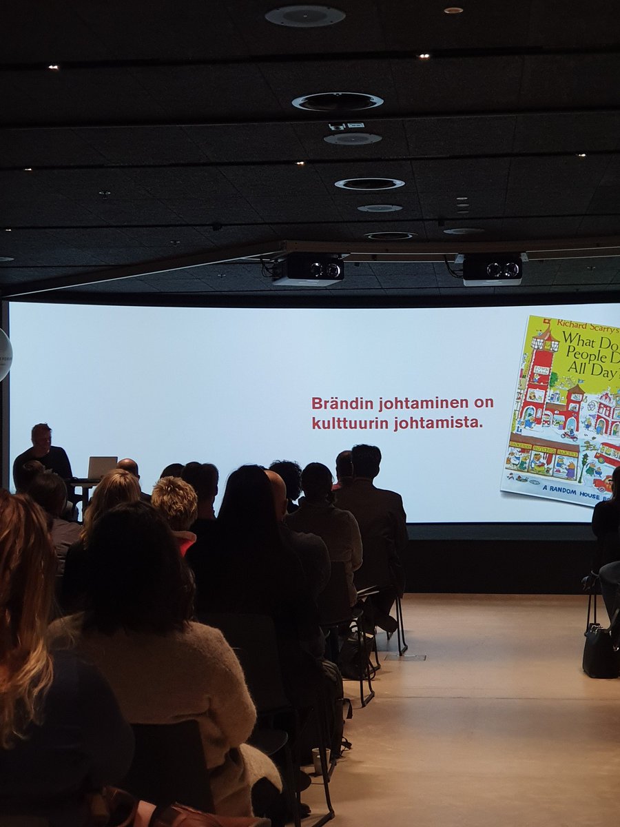 j_sjoman's tweet photo. "Jokainen joka puhuu jargonia puhuu paskaa ja peittelee osaamattomuuttaan."
@tommilahde
#designforumdate https://t.co/fOEJ7wtLkz