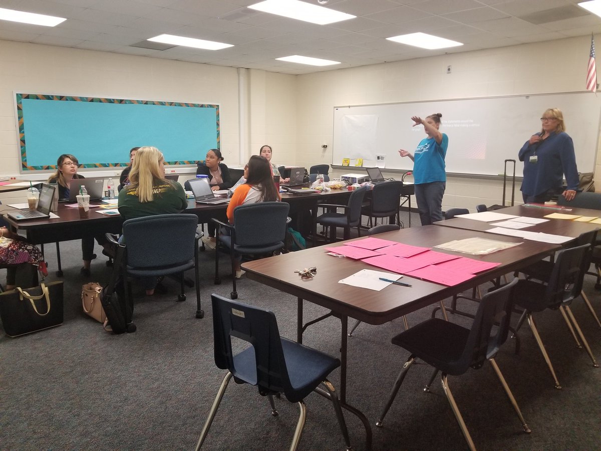 kloneal2's tweet photo. 3rd grd #HandsOnMath (Kaiser session) is off to a collaborative start as Ts examine strategy mindsets &amp; explore multiple strategies for solving STAAR level questions! #KleinMath https://t.co/hTlFHuB0dl