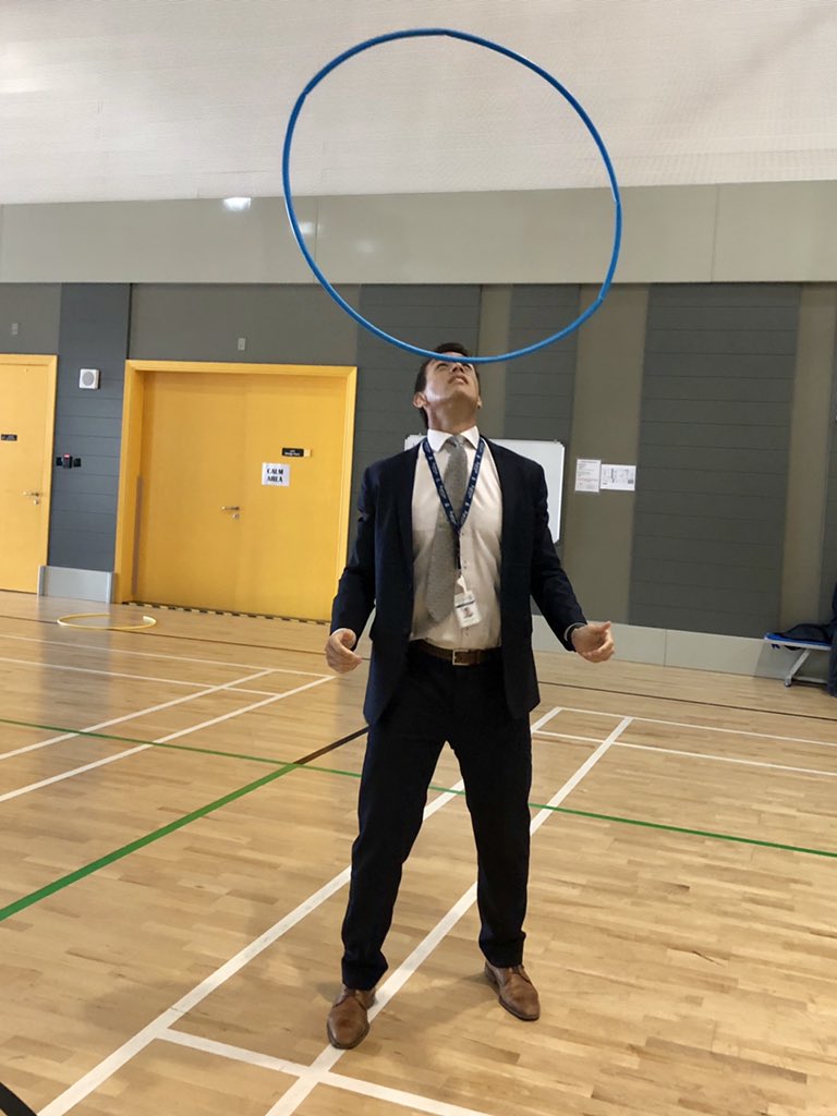 SLuptonRAD's tweet image. Lunch duty in the desert @ReptonAbuDhabi Too hot to go outside, entertain them in the gym they say, it will be easy😂 Life’s a circus, you may as well practise for it! #hoolahoopchallenge #circusskills #clownlife