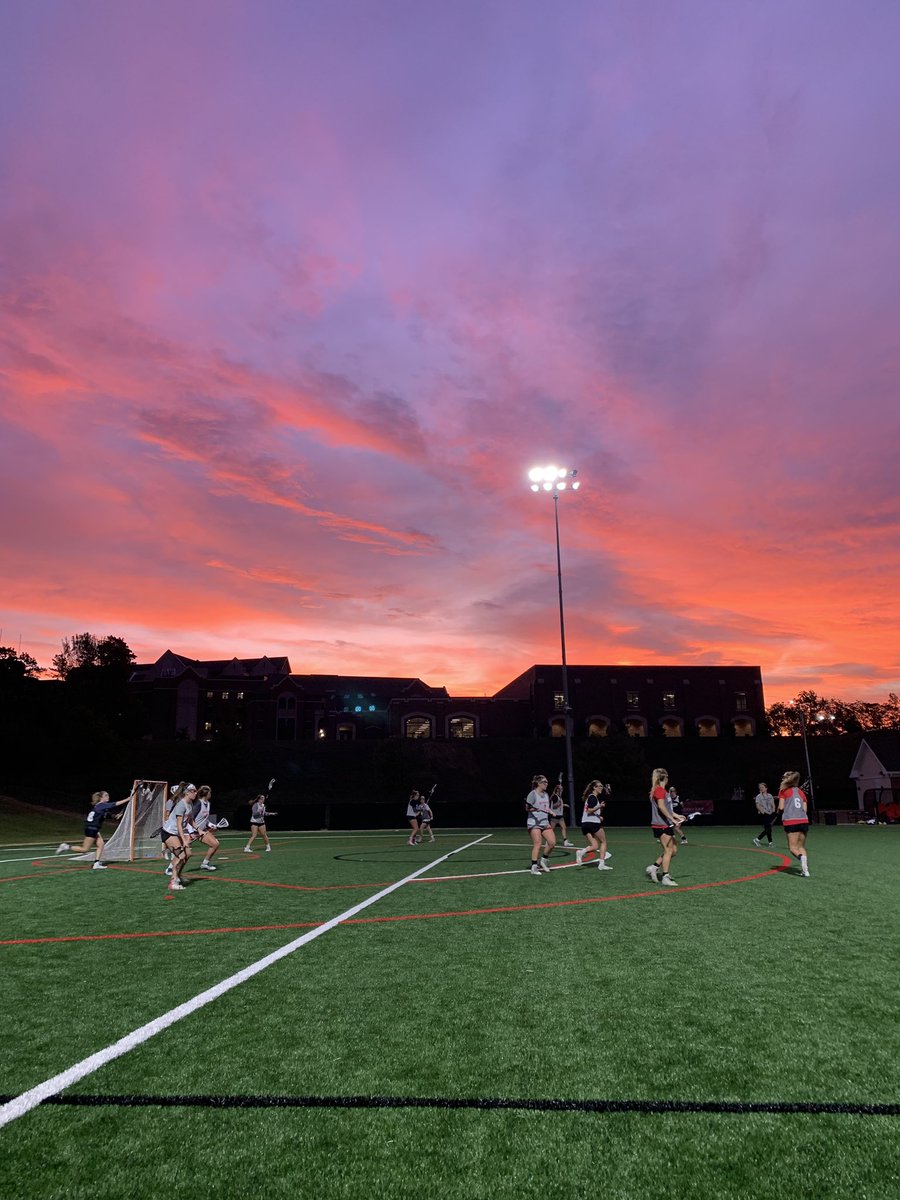 CoachMagee_'s tweet photo. Sky was on fire this morning! I love me some 6am practice. https://t.co/oj3zQLvv2U