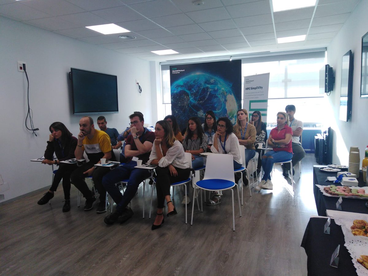 IngramMicroES's tweet photo. #IngramTraining
Esta semana hemos formado parte del #PlanetaHPE donde el equipo comercial ha recibido formaciones sobre las diferentes soluciones de @HPE_ES:

Lunes ⇢ #Compute
Martes ⇢  #HPEROK 
Miércoles ⇢  #Almacenamiento

¡Gracias a todos! 

#HPE https://t.co/RkAuXlCMW7