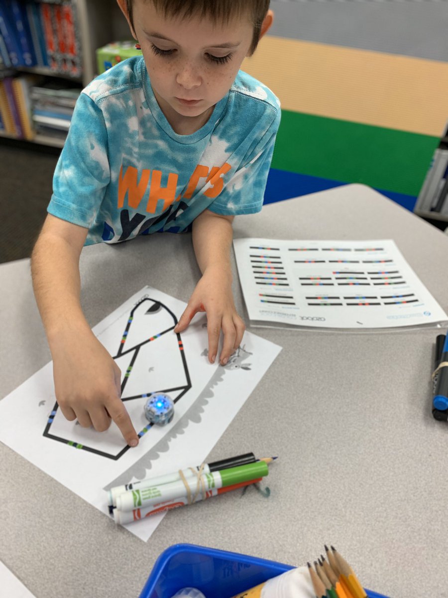 Crazy excitement in 2nd introducing @Ozobot for the first time @2ndswithMrsS #elementarySTEM #elementarycoding #girlswhocode @CSforALL @lex1science @FortsPond #followthatmallard