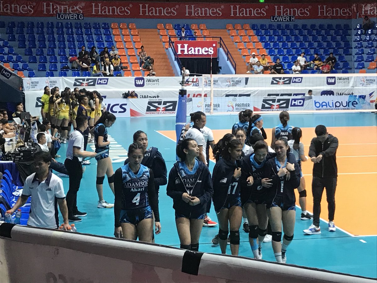 its_genre's tweet photo. Coach @NoelZorilla , "nong ginagawa mo?" po π βπ» Warm-up warm-up ππ»ββοΈ
Di mainit ulo ni Kowts JP ah π‘π
Adamson Lady Falcons. π
On to the 3rd set! πππ #ADUvsUST #PVL2019 #PVLCollegiateConference https://t.co/nIEsmphCQo