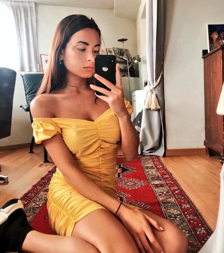 madmoralez's tweet photo. «She'll make you curse, but she a blessing
She'll rip your shirt within a second
You'll be coming back, back for seconds» https://t.co/Ewpn03IcMY