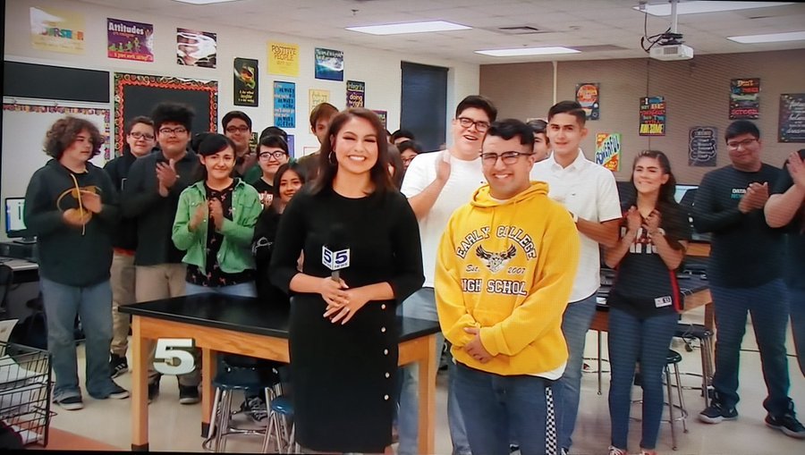 Congrats Daniel Saucedo from ECHS for being named Student of the Week by Channel 5. Vela Robotics thanks you for all of your support. Congratulations and we wish you much more success in the future!
