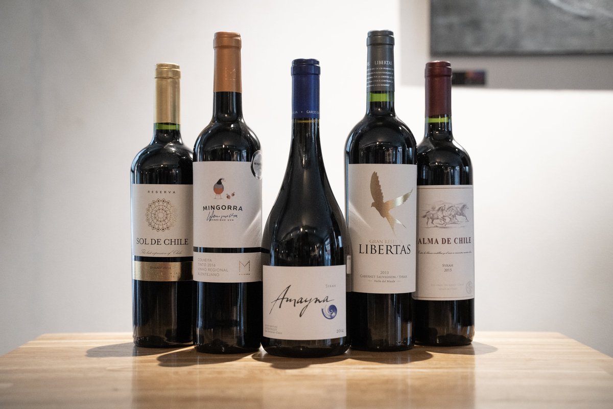 🎃 Hello, oktobris, hello vīns, hello Helovīns! 🎃 Gada spocīgākais mēnesis ir klāt 👻 lecam oktobrī un šaujam gaisā jaunu akciju! 👉 Visa mēneša garumā papildini savu vīna kolekciju ar Vīna Studija atbalstu par 30% izdevīgāk! 😱Lai atlaides šokē vairāk kā mošķi!