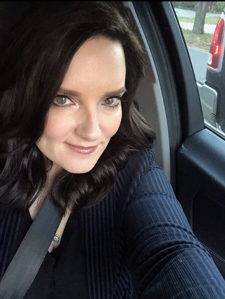 Happy birthday to our very first Ambassador of Women in Country Music <a href="/TheBrandyClark/">Brandy Clark</a> 👑😉😉