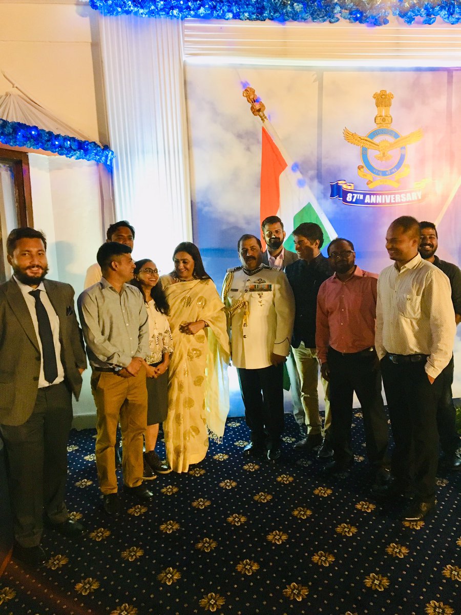 anishsingh21's tweet photo. An evening with Indian Air Force chief ACM RKS Bhadauria
@GurungShauryaET
#RB001 https://t.co/qUORmY5kwQ