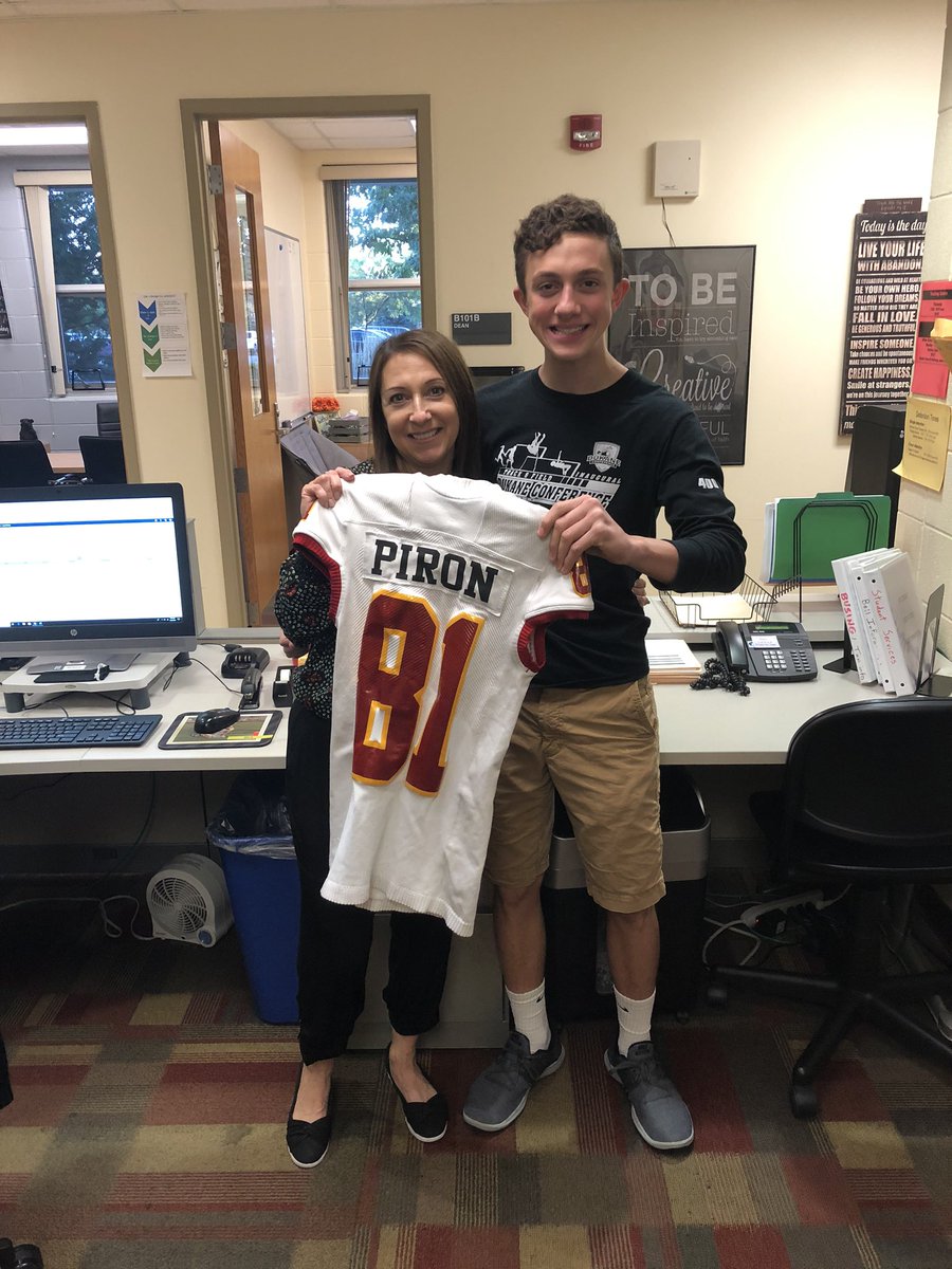 TylerPiron's tweet photo. Happy Teacher appreciation week! Thanks to all the teachers for supporting @BataviaFootball every week and thanks mom! https://t.co/mLBQGriSJR