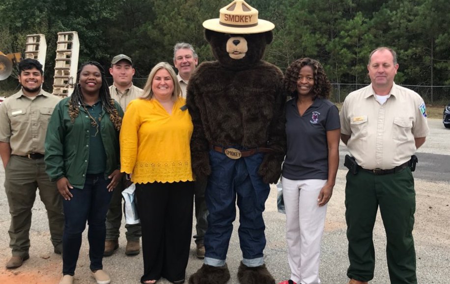 PutnamSchool's tweet photo. Thank you to the Forestry department for bring Smokey the Bear to visit PCPS. https://t.co/1vZdC28U1z