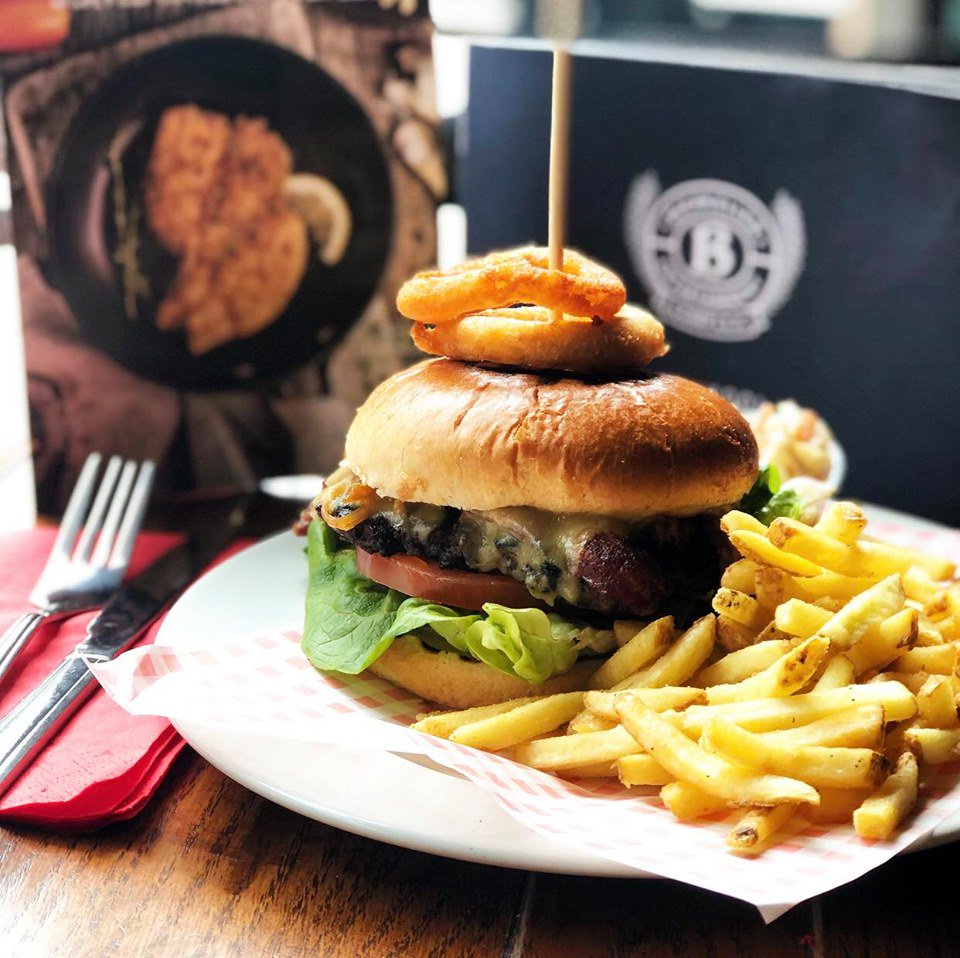 Around The World Bar 🐝 tweet media