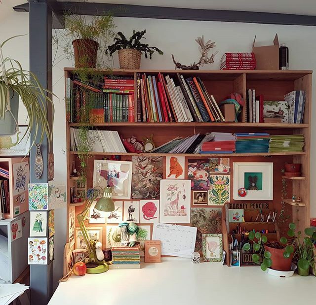 FreyaHartas's tweet photo. Tidied my desk after finishing a project, feeling fresh and ready to start new things! ✏
.
#workspace #myworkwall #artiststudio #deskie #studio #illustratorsofinstagram #childrensillustrators https://t.co/hJQG4Vgb7K https://t.co/sBtgpHxJag