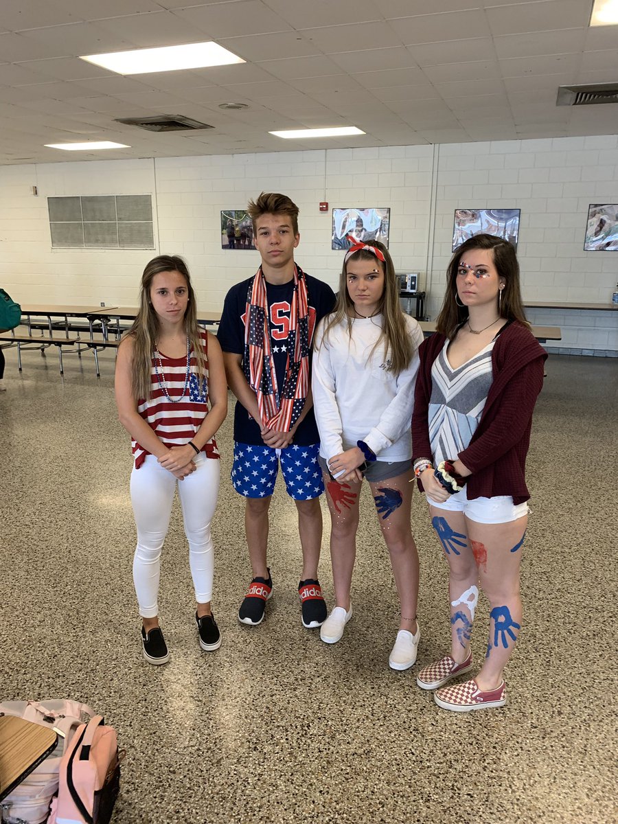 SauraPride's tweet photo. Spirit Week continues!! https://t.co/ZmdIgZrn4o