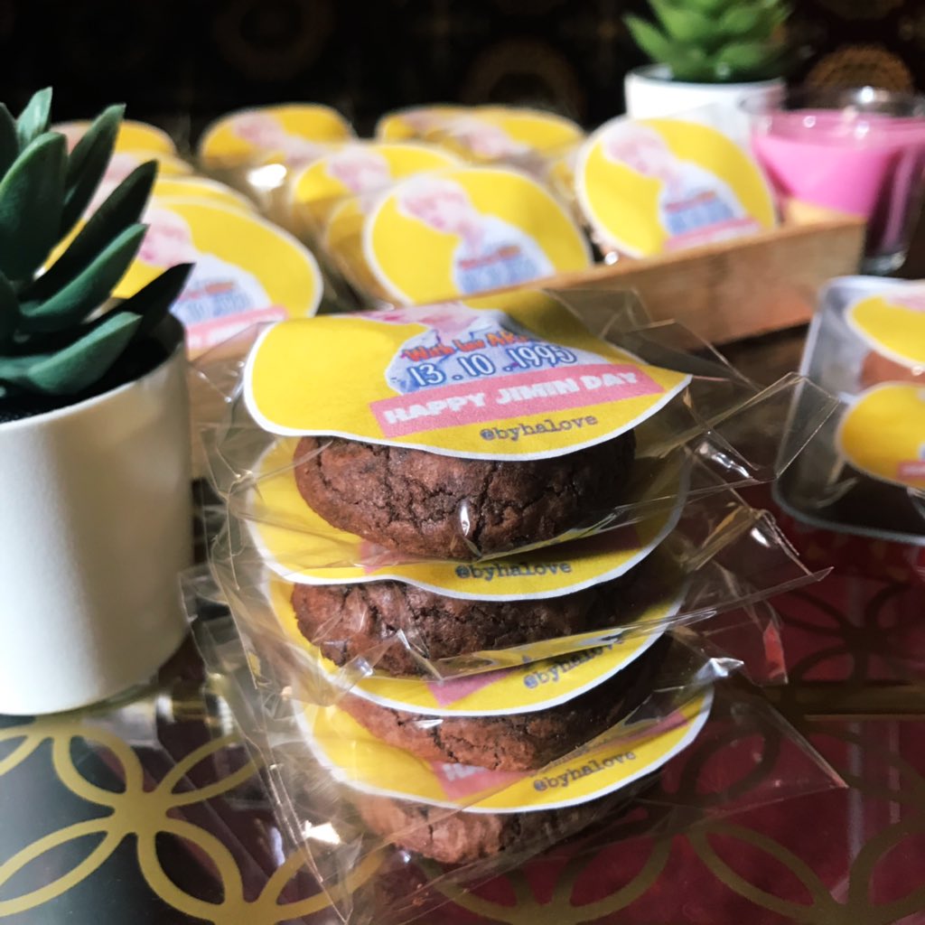 Lo0oveHalo's tweet photo. Cookies For You ARMY! Can't wait!follow insta : @byhalove 💛🤩🔥@SAUDI_ARMYS #ShowMeARMY #صُنع_بحُب https://t.co/sMeFTNmM3O
