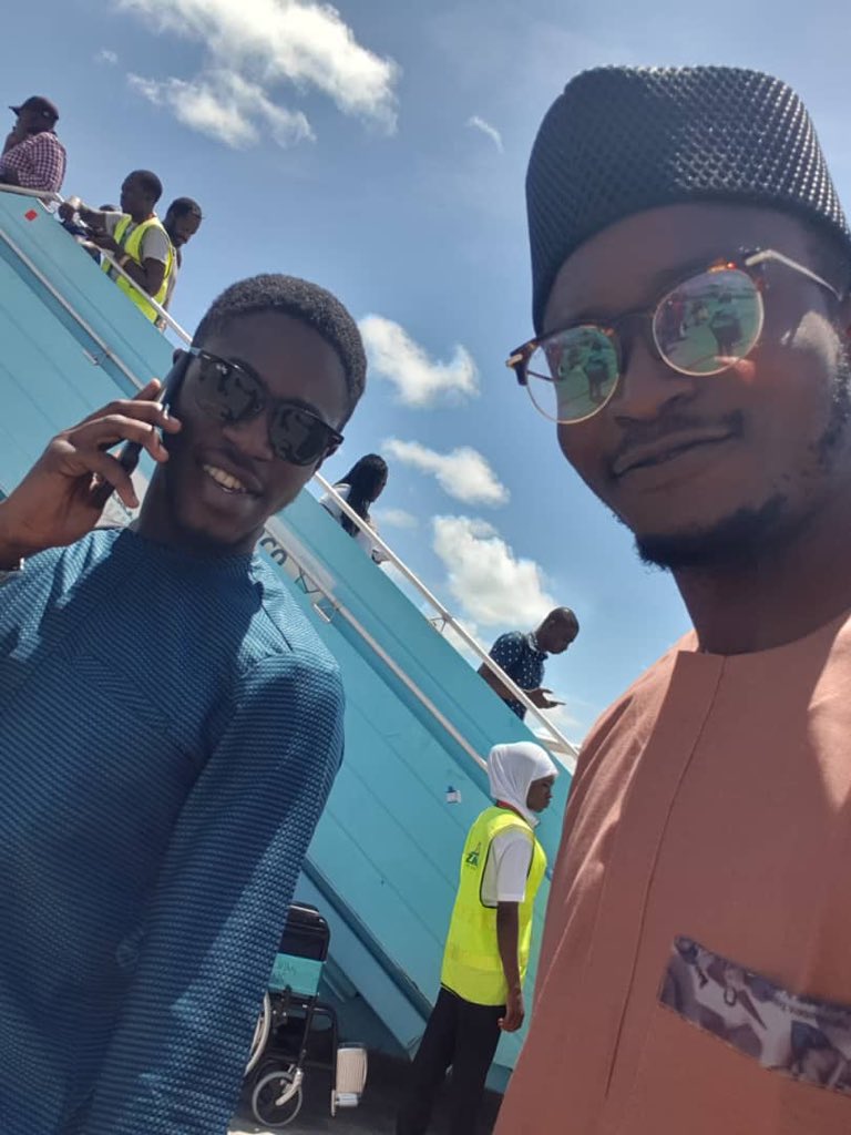 Mosope_id's tweet photo. Abuja are you ready in Falz voice #DOB19 https://t.co/xoeeXttZE9