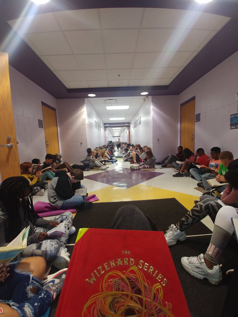 ChesserWRMS's tweet image. We should do this more often! 
#reynproud #WRMSWolves #readingrocks