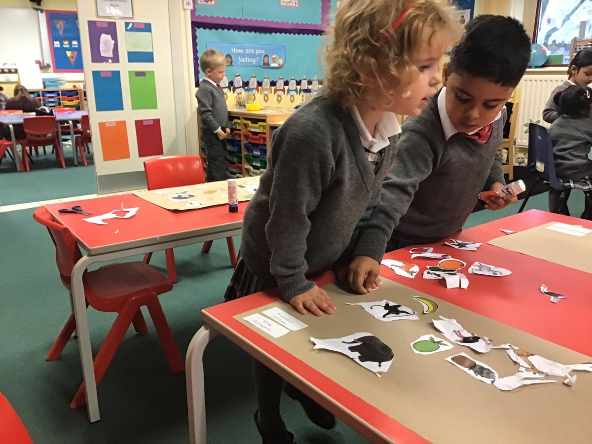 YMS_Reception's tweet image. Handa’s Surprise  #DyslexiaAwarenessWeek #letstalkaboutDyslexia #nopendaywednesday