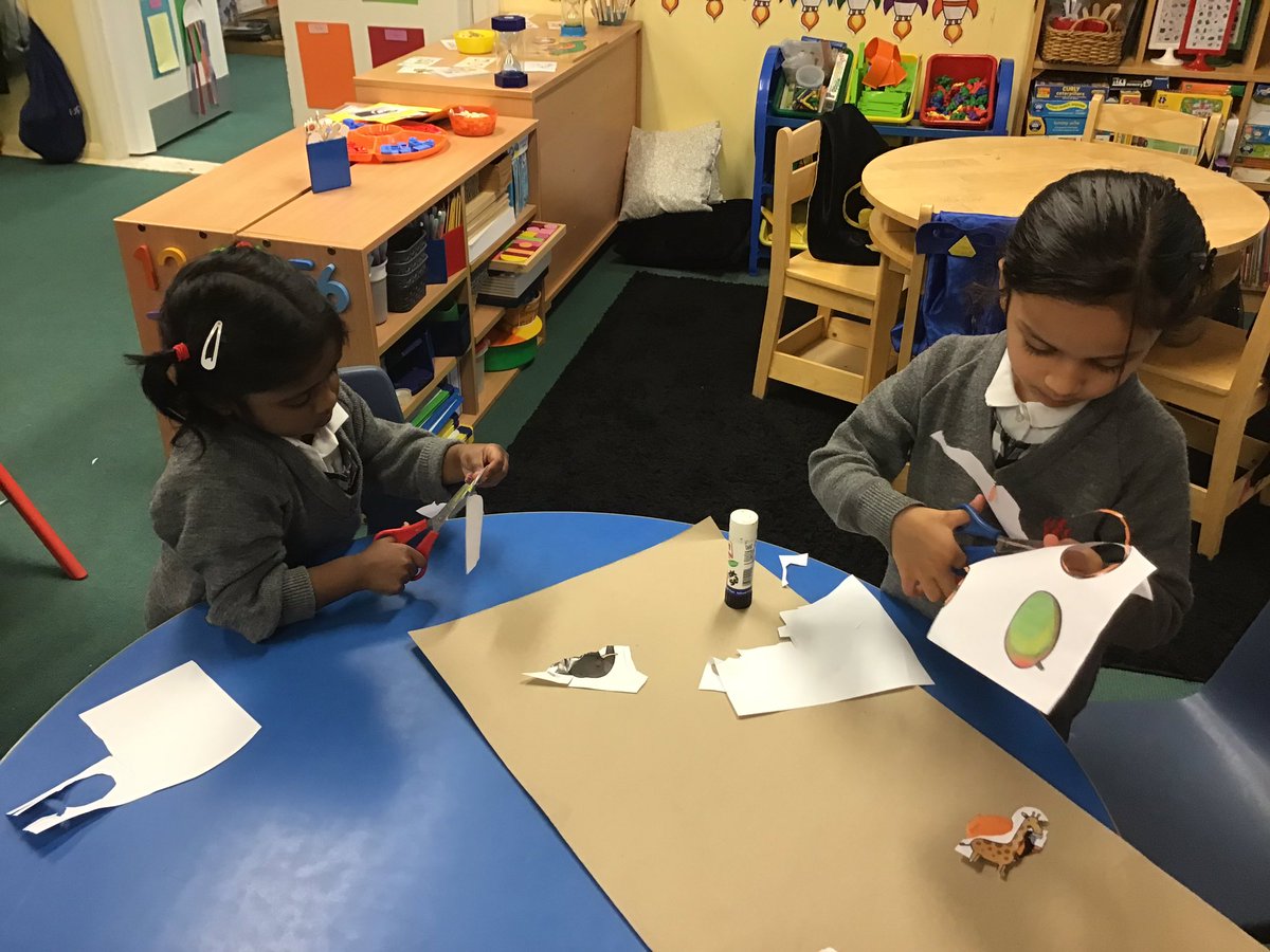 YMS_Reception's tweet image. Handa’s Surprise  #DyslexiaAwarenessWeek #letstalkaboutDyslexia #nopendaywednesday