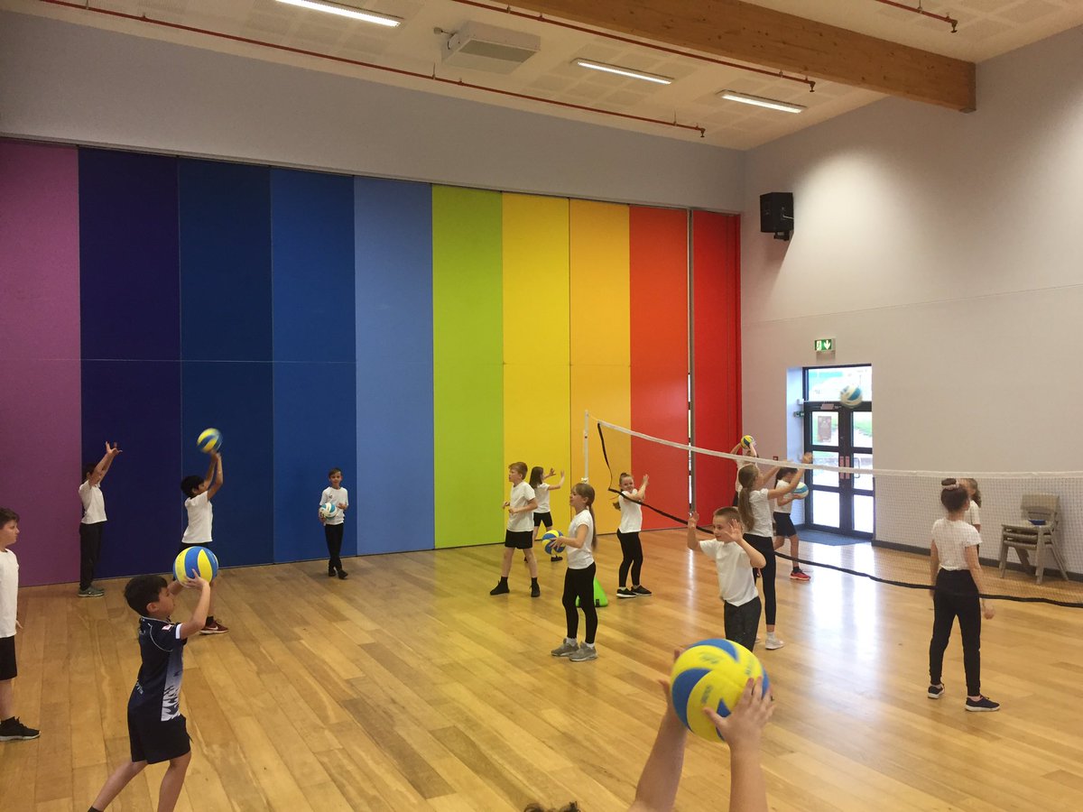 GORSEGetHealthy's tweet photo. Brilliant volleyball session at @morley_newlands today! #SETTINGhighgoals #Leedsvolleyball #Gorsegetshealthy https://t.co/zglz7xbBfz