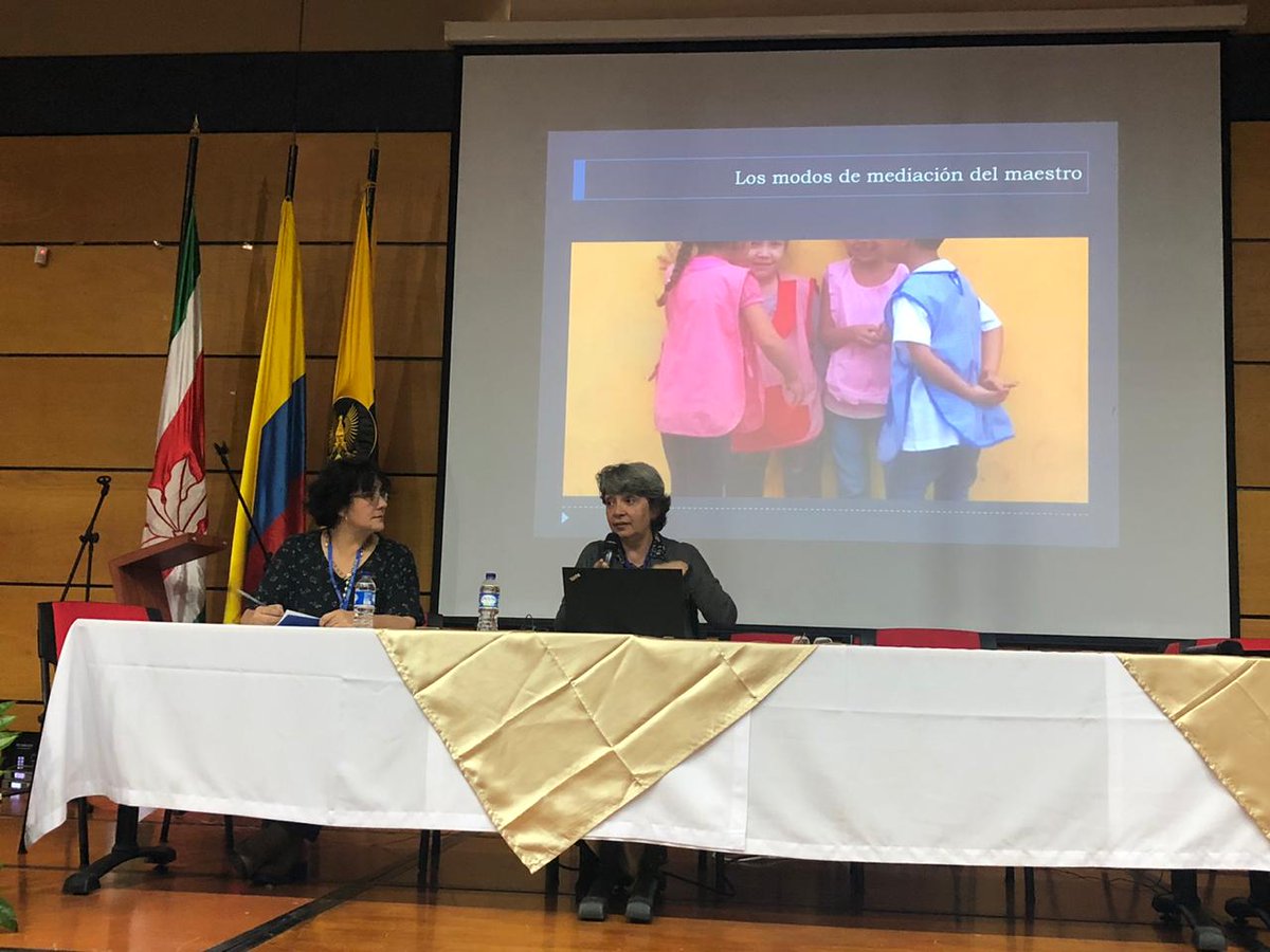 UPTCoficial's tweet photo. #SEGUIMOS #conectados19 V Congreso Internacional de Investigación y Pedagogía en #UPTC con Patrícia Sarlé, @UBAonline Universidad de Buenos Aires, Argentina quien destaca su estudio sobre el juego situado en la educación infantil. https://t.co/G1wM6TZs49