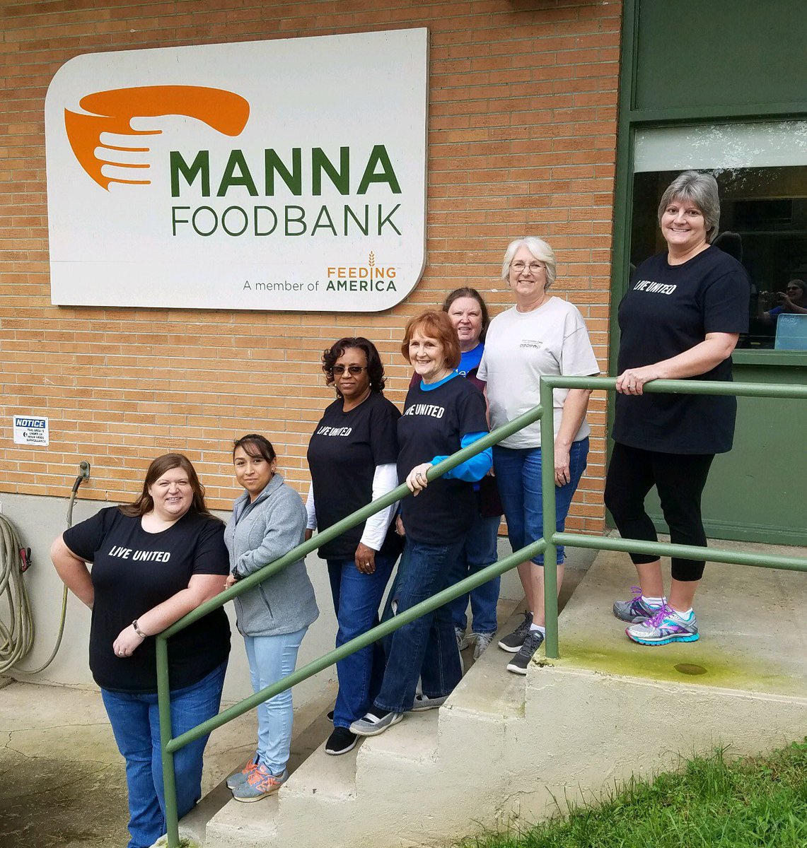 mercywnc's tweet photo. Team Mercy is on-site packing food at @MANNAFoodBank, making Mercy REAL as part of the @UnitedWayABC #DaysofImpact! #LiveUnited #MakeMercyReal https://t.co/0Rg5IWkR8c