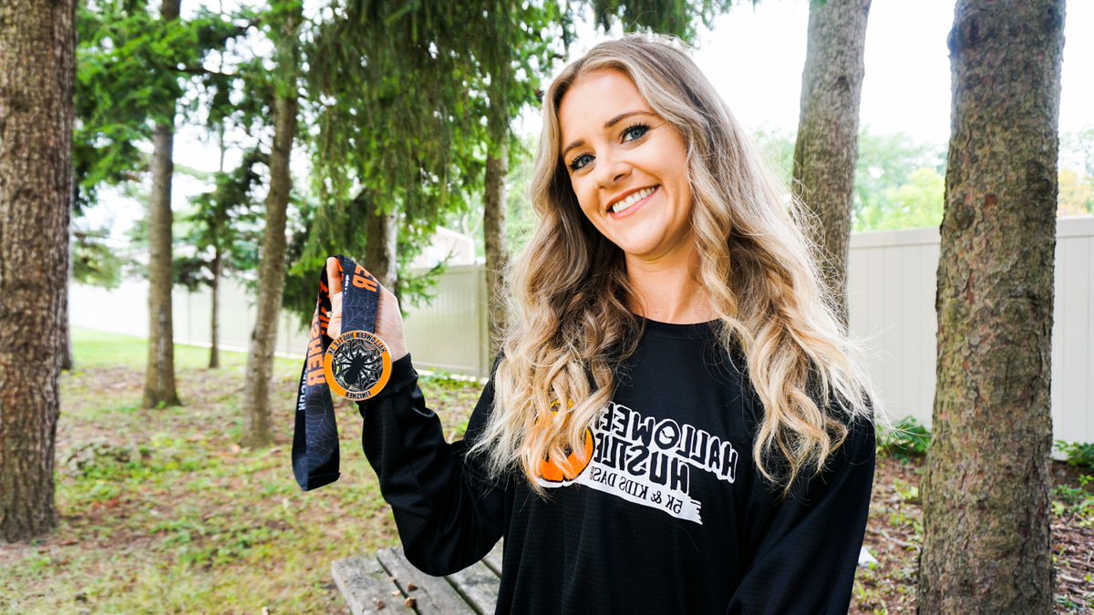 ASEvents_1's tweet photo. Autumn leaves and pumpkins, please! 🍂 🎃 This crisp morning air has us pumped for the Halloween Hustle in just over 2 weeks from now! Have you registered yet? Tap the link below and use promo code SPOOKY5 to save $5! 

Halloween Hustle 5k: https://t.co/Gr3daqKarO https://t.co/na3Bm8MwYd