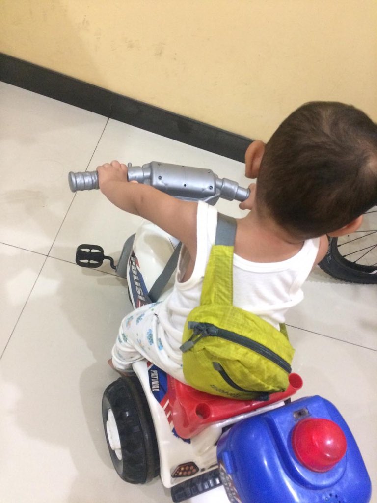 kocho_37's tweet photo. Helmnya blm dipakai https://t.co/WY7vDgHH6w