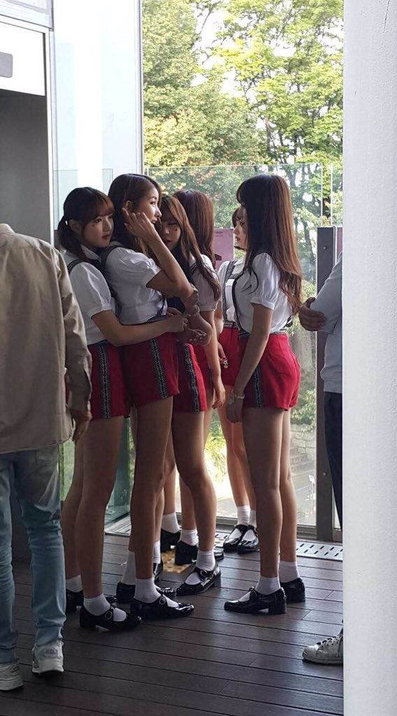 bethinsofree's tweet photo. 여자친구 https://t.co/96ZKK3UNvT