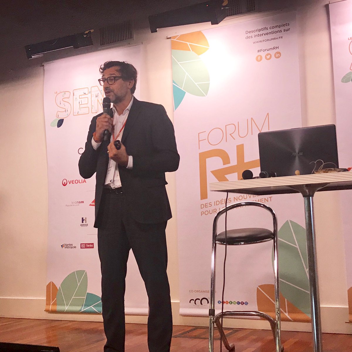 AgatheSamain's tweet photo. « La vraie richesse d une entreprise, c’est la capacité à créer du lien » Emery Jacquillat de la https://t.co/79Zp4HjCRN #ForumRH @cco_nantes https://t.co/vxfzcwVtLc