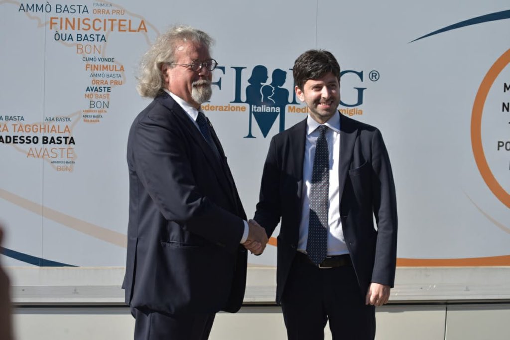 robersperanza's tweet photo. I medici di medicina generale sono un pilastro del nostro sistema sanitario nazionale. Insieme per far vivere ogni giorno l’art 32 della Costituzione. #Salute https://t.co/BjLusks4qt