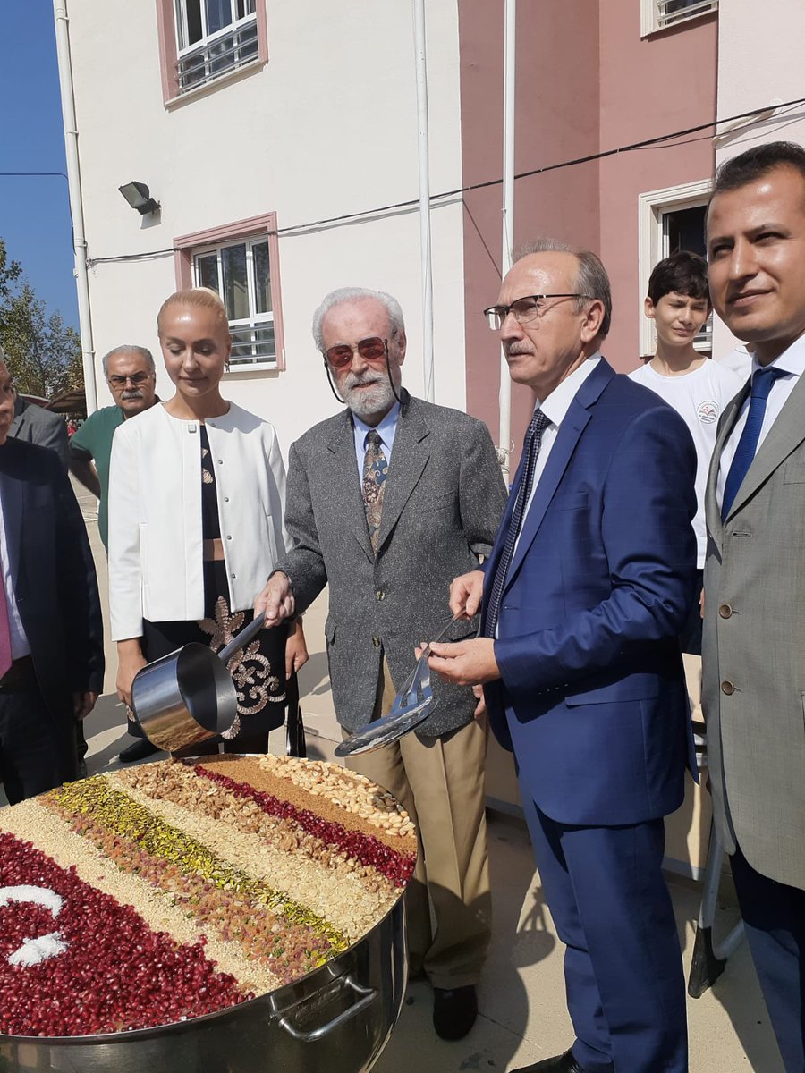 Okulumuzun geleneksel 4. aşure etkinliği yapılmıştır.
<a href="/izmir_ilmem/">İzmir İl Milli Eğitim Müdürlüğü</a> <a href="/ziyaselcuk/">Ziya Selçuk</a> @meb_ailesi2023 <a href="/Guzelbahce_MEM/">Güzelbahçe MEM</a>