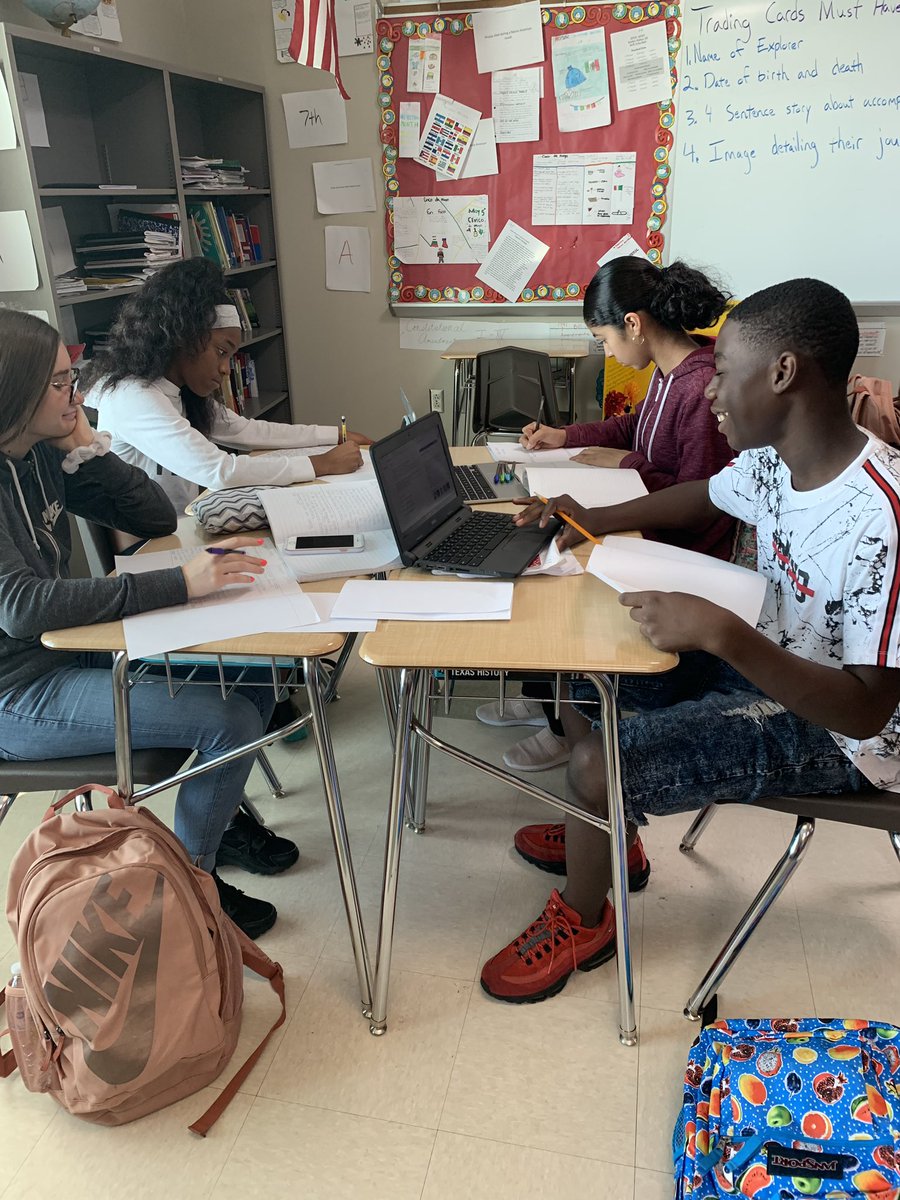 RpjhSS's tweet photo. Check out these 7th graders creating trading cards of their learning. #levelupgameon #hogshardatwork #razorbacks #rpjh https://t.co/VOttJhEnli