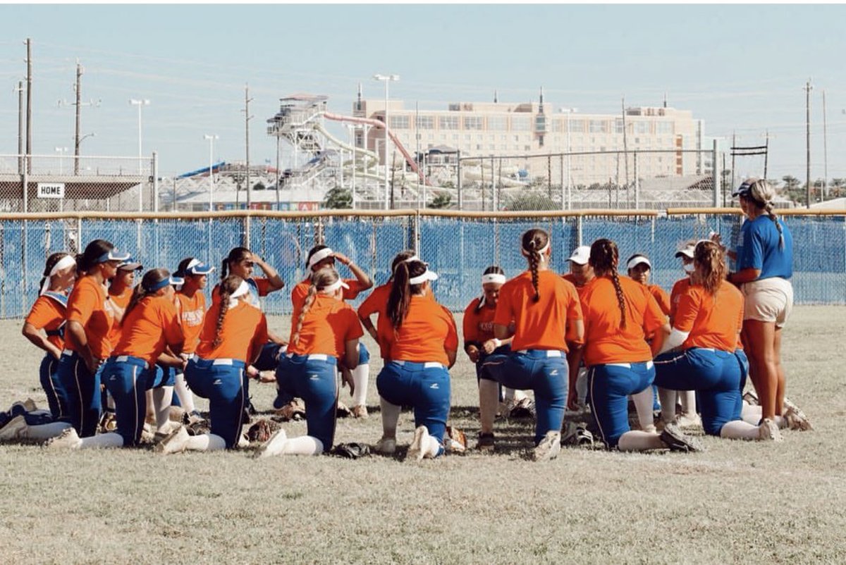 GCWhitecapSB's tweet photo. Hey come out and watch these Whitecaps battle it out tonight in a 13 inning game @ HBU @ 5p.m.!🧡🥎💙🌊 #WhitecapsWay #FCAPS https://t.co/eH08oXw8he