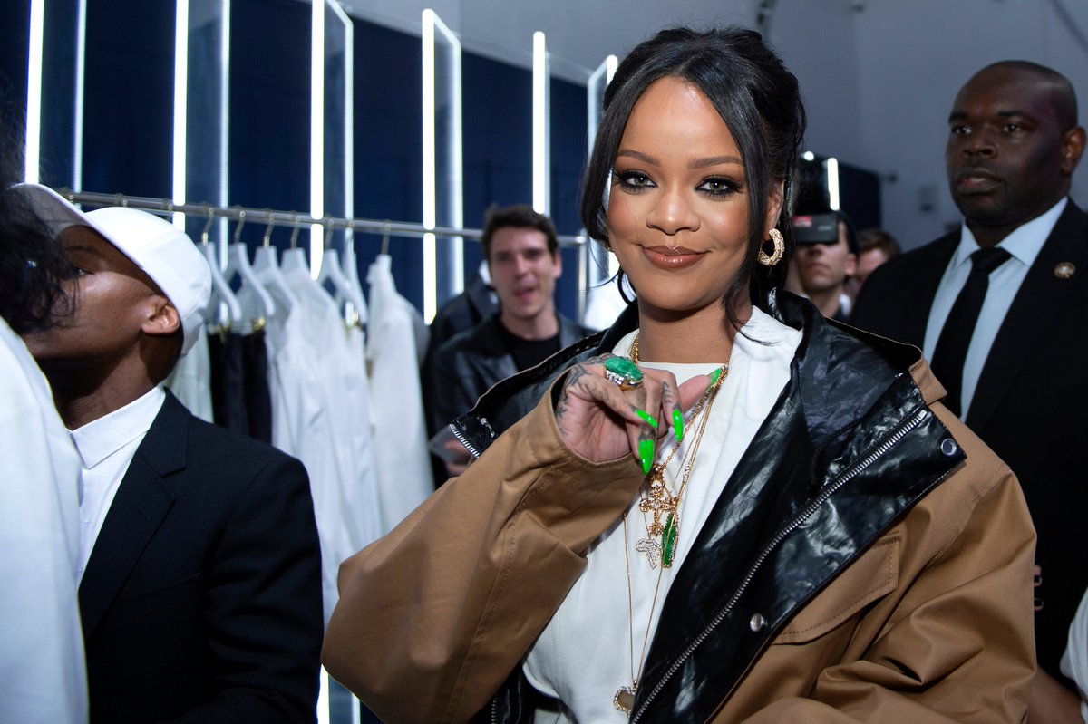 thefader's tweet photo. Rihanna on turning down the NFL: “I just couldn’t be a sellout.”

https://t.co/6CGTDFn0qK https://t.co/X4pLGqht04