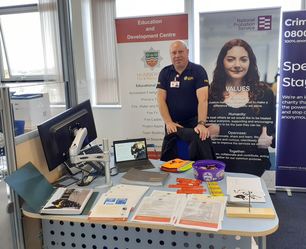 HumbersideFire's tweet photo. A busy day spent at Hull Jobcentre promoting the Education and Development Centre courses and meeting potential partners #EDC_Aspire @JCPinHumber https://t.co/dqVtOv3LJX