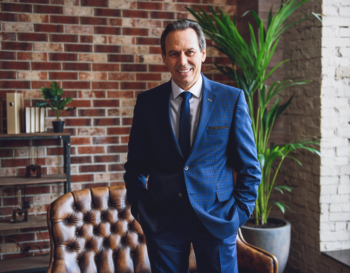 Mohans_Tailors's tweet image. #CEOStyle. #Elegance is #timeless. #Leaders, including #boardmembers, #executives, #political figures &amp;amp; more exude the greatest #confidence when looking their best. @Mohans_Tailors #handcrafts 100% #custom #menswear for #influential #gentlemen. 2126970050 bit.ly/2nxvvXT