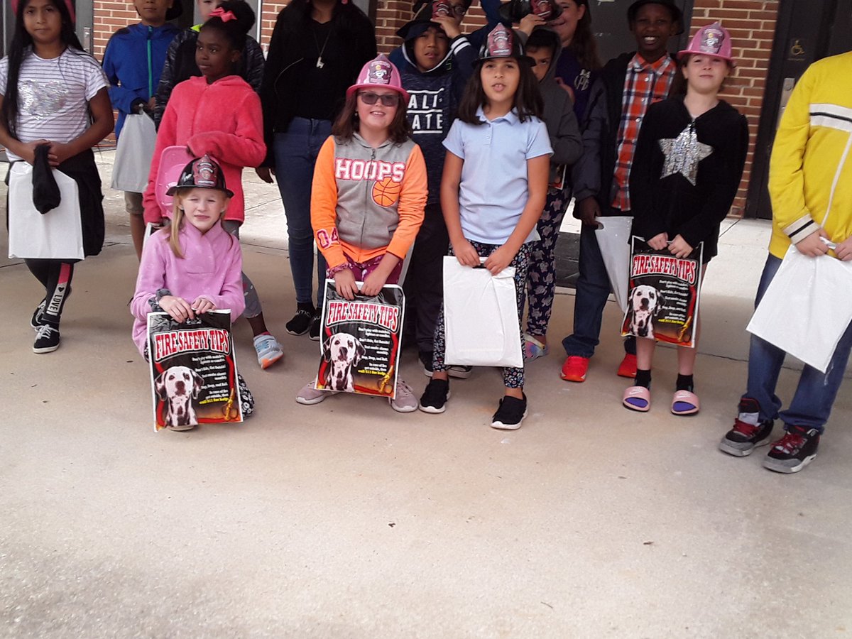 BESRouse's tweet photo. 4th grade fire prevention day! @FCSBES @bunnfire https://t.co/jy0hILcZ8b