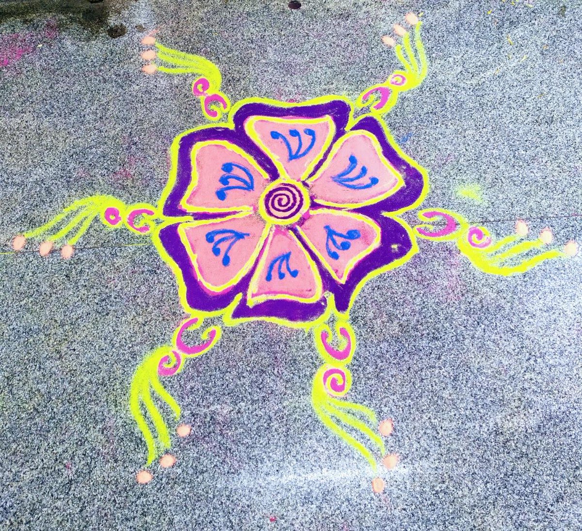 SenselTelematic's tweet photo. Glimpse of Dasara celebration @SenselTelematic 
Let’s connect our divine work force to serve our clients with highly focused and dedicated performance to brighten our bonding.
#workforce #celebration #occasion #dasara #dusshera2019 #telematics #connect #performance #focused https://t.co/hforf9QMOQ