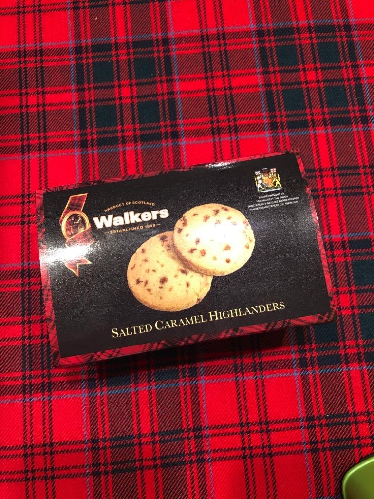 Shortbread's tweet photo. Greetings from Japan ๐ฏ๐ต
@alastairmwalker and the team are at the @hankyu_event British Fair for the next week in Osaka selling a whole range of @shortbread and for the first time ever, freshly baking in store... Salted Caramel Highlanders!
#WalkerBear #Japan #familybakers https://t.co/rbyhG1Fgad