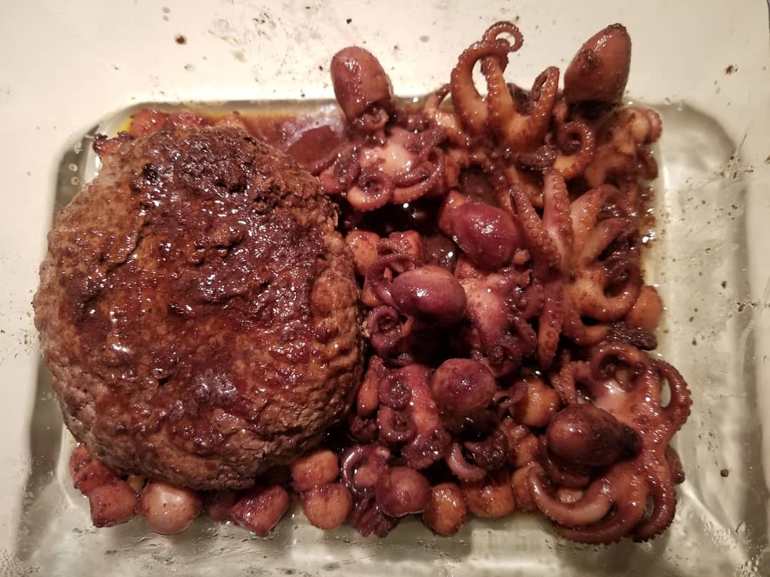 theMEATofit's tweet photo. Finally visited an H mart. What a selection! The burgers, octopus, & scallops were delicious. I'll be going back for more #surfandturf!
#carnivorediet #meatheals #keto #zerocarb #meat #health #diet #nutrition #burger #beef #friedoctopus #friedscallops #seafood https://t.co/5VU88H3e9N