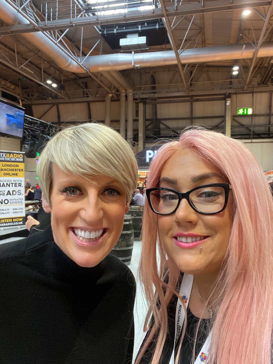 Katie_Cranes's tweet photo. Cheeky @stephbreakfast selfie, always an inspiration ❤️ @UK_CW
#UKCW2019 #ukcw #construction #womeninconstruction #ukcwrolemodel https://t.co/egAZL5SnUg