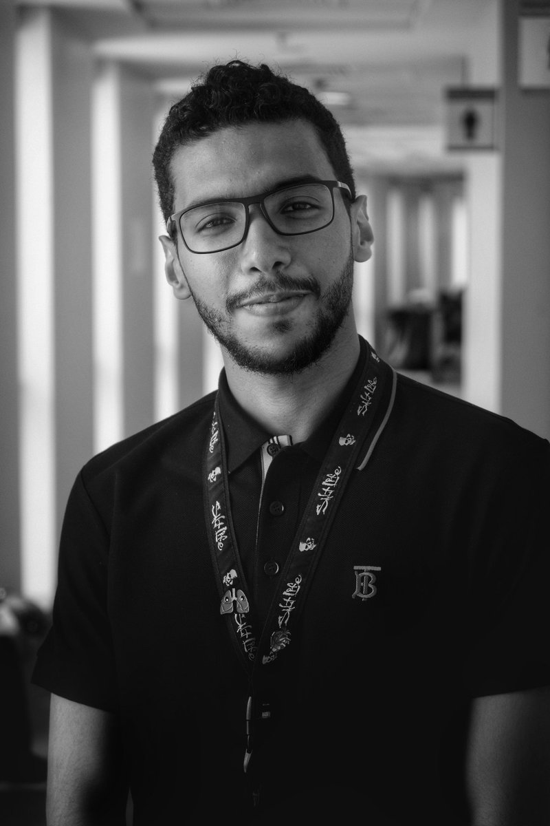 FelembanHussam's tweet photo. صورة بعنوان:

الكابتن الطيار اخصائي العلاج التنفسي القائد و المؤسس لحملة تنفس
💛
#Breathe
#Breathe2 https://t.co/nnhnAV5f3g