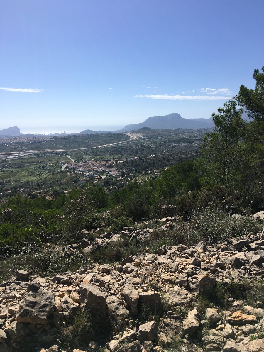 ultimateretreat's tweet photo. What a view on a gorgeous day, 29 degrees to boot, phew😎, not bad for October. https://t.co/bVHEFanRWX